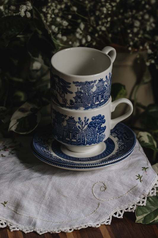 Churchill Blue Willow Tea Cup Set - Pre-Loved