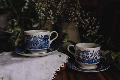 Churchill Blue Willow Tea Cup Set - Pre-Loved