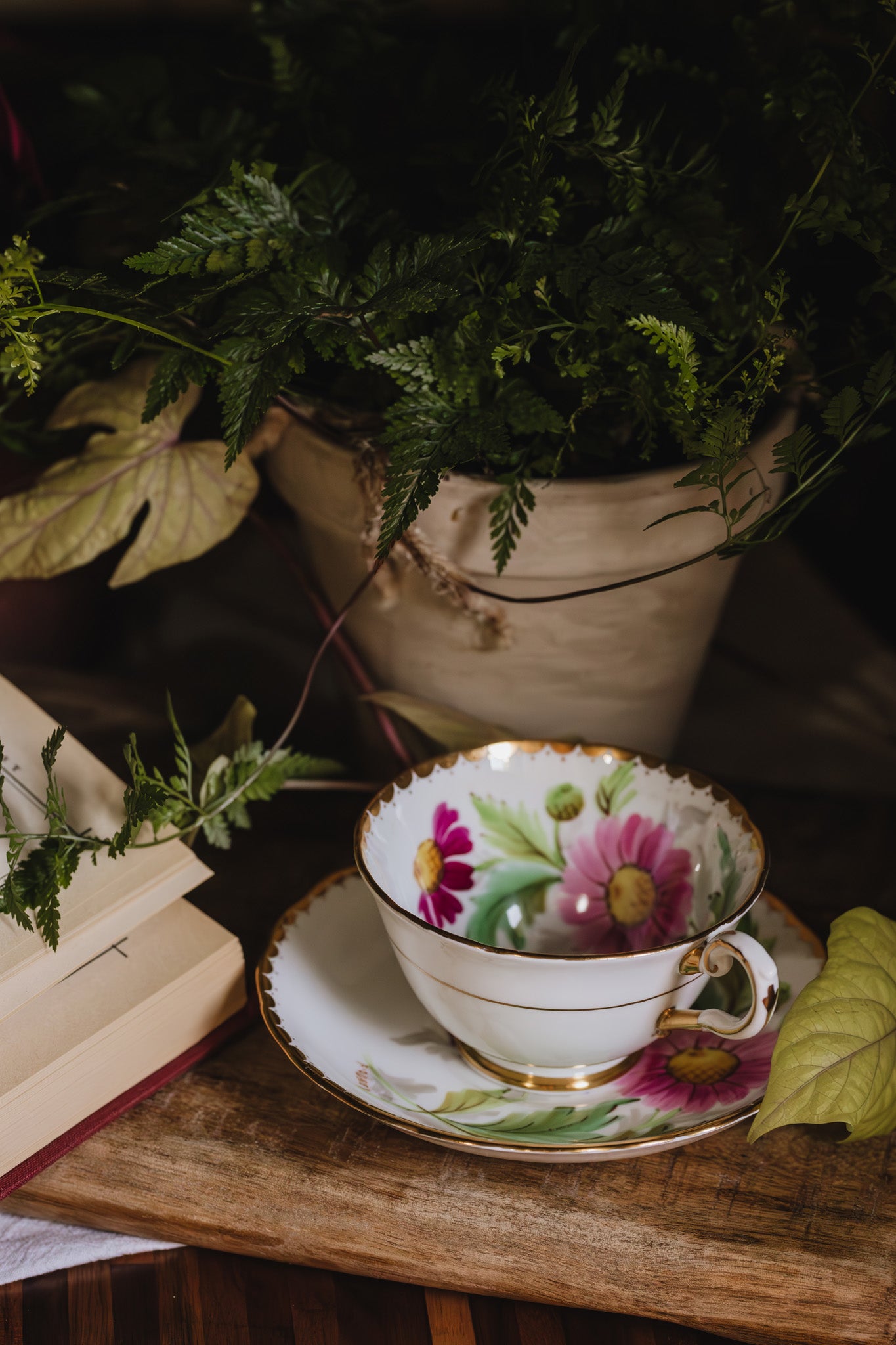 Royal Vale Tea Cup and Saucer - Pre-Loved