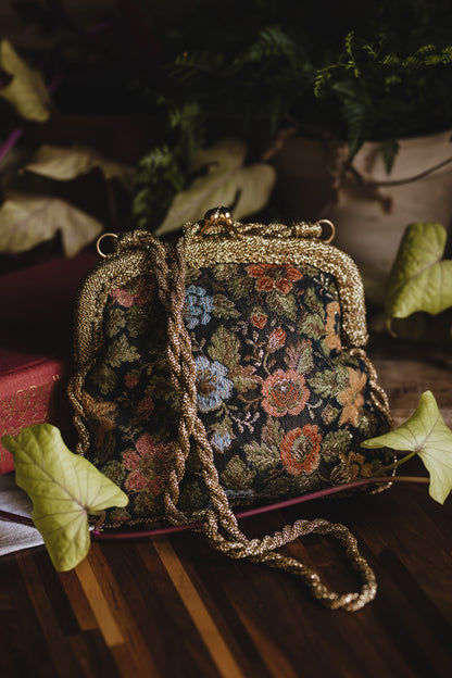 La Regale| Embroidered Handbag - Pre-Loved