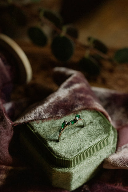 Laurel Emerald Vine Ring