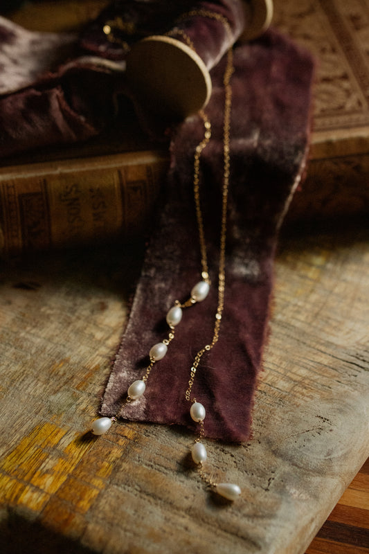 Pearl Tendril Tie Necklace