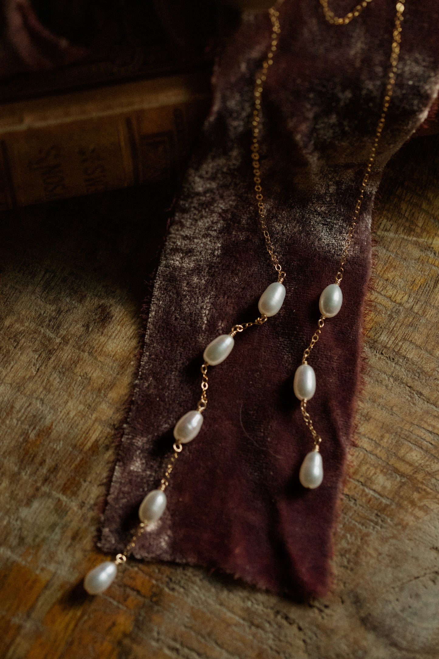 Pearl Tendril Tie Necklace